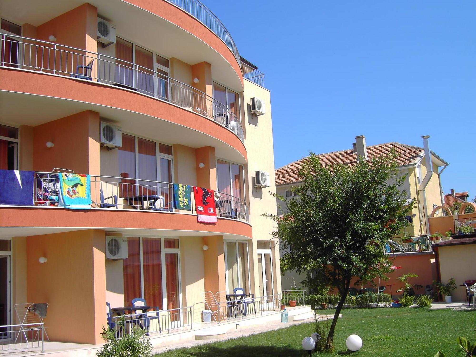 Family Hotel Deja Vu Ravda Esterno foto